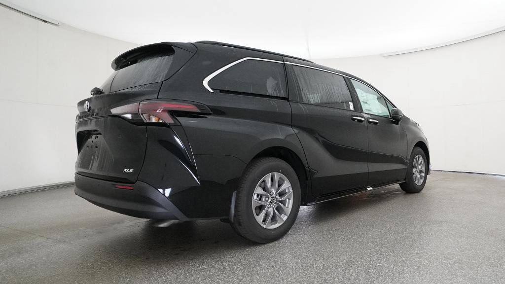 Thumbnail: 2026 Toyota Sienna - 17