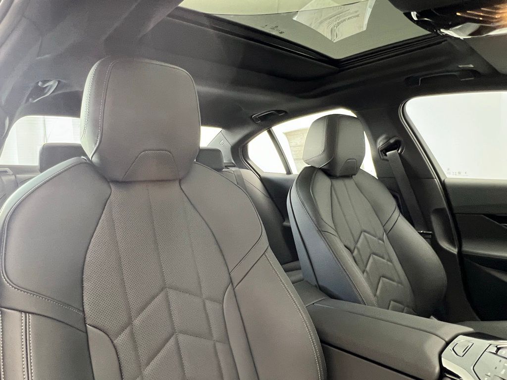 Thumbnail: 2026 BMW 5 Series - 7