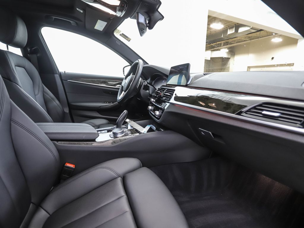 2020 BMW 5 Series 530i xDrive 28