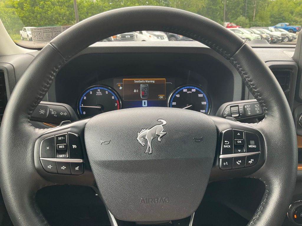 Used 2023 Silver Ford Badlands image 6
