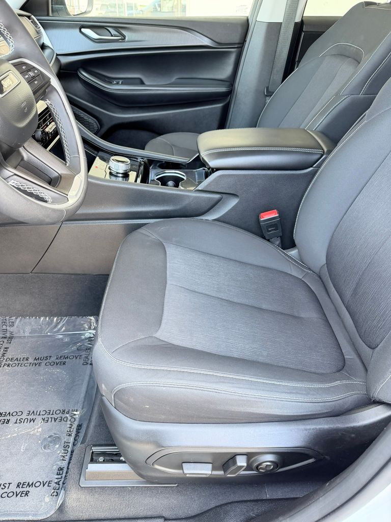 Used 2023 Jeep Grand Cherokee SUV