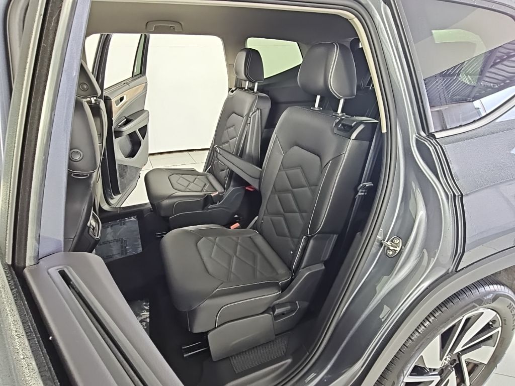 Thumbnail: 2024 Volkswagen Atlas - 21