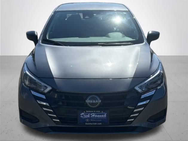 2025 Nissan Versa 1.6 S photo 3