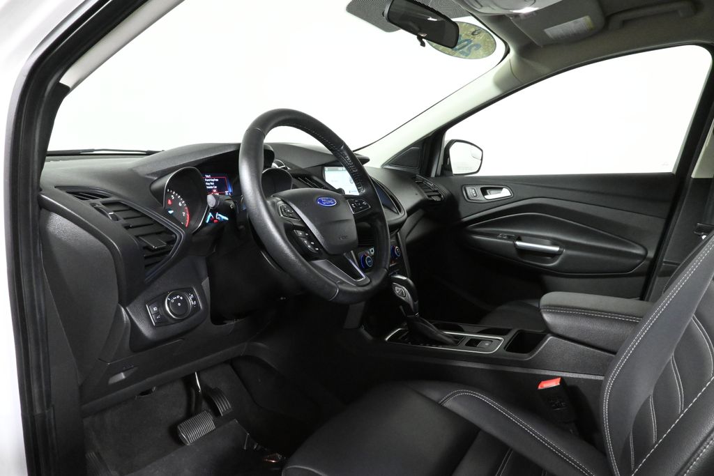 Thumbnail: 2019 Ford Escape - 14