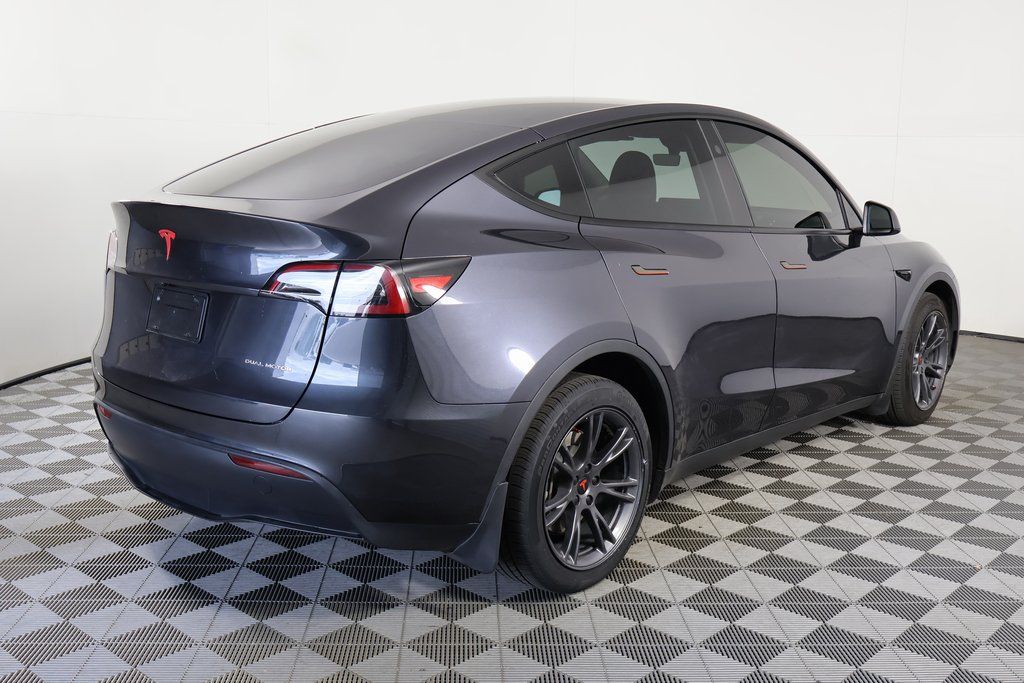 Thumbnail: 2024 Tesla Model Y - 4