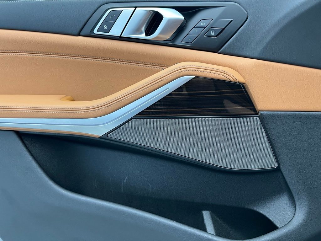 Thumbnail: 2025 BMW X5 - 21