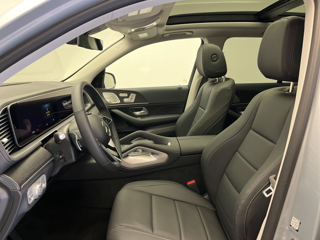 Thumbnail: 2026 Mercedes-Benz GLE - 13