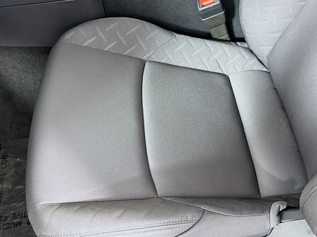 2025 Toyota Tacoma SR5 - Photo 21