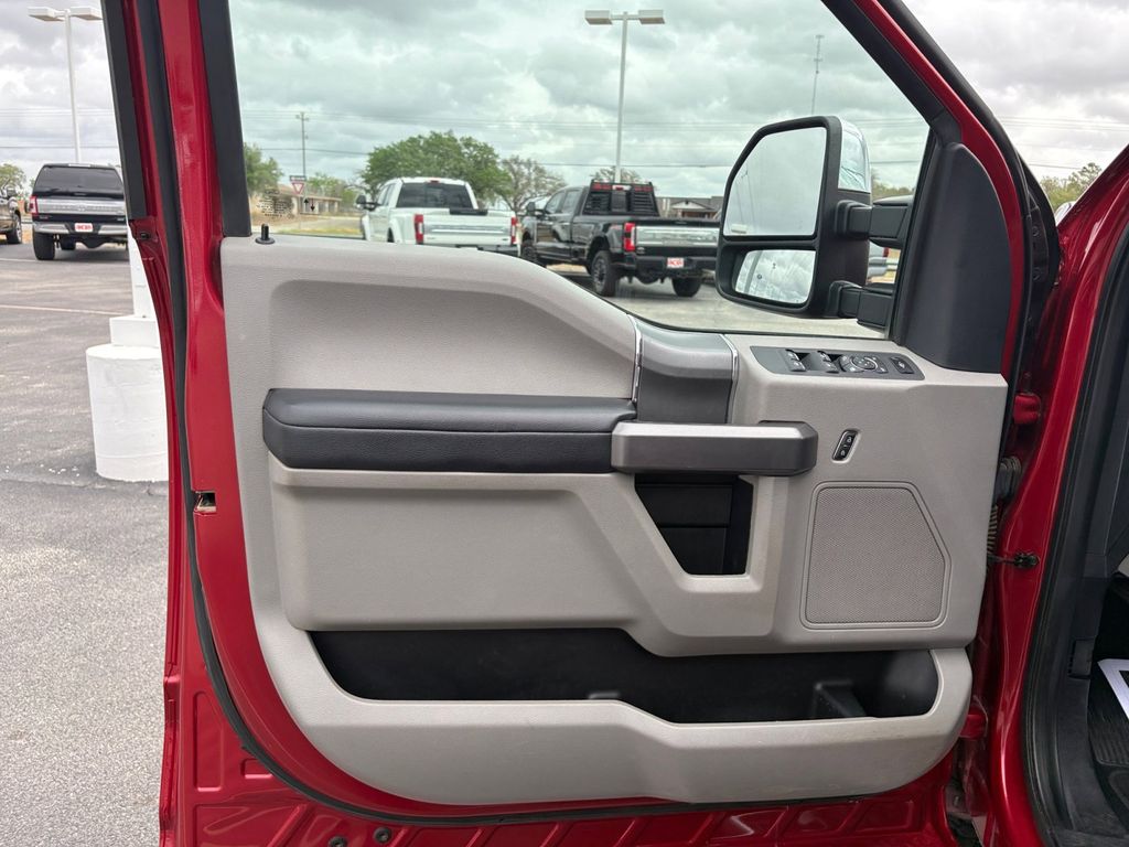 Used Car 2020 Ford F-250sd  Xlt For Sale Under $50,000 In Floresville, Texas