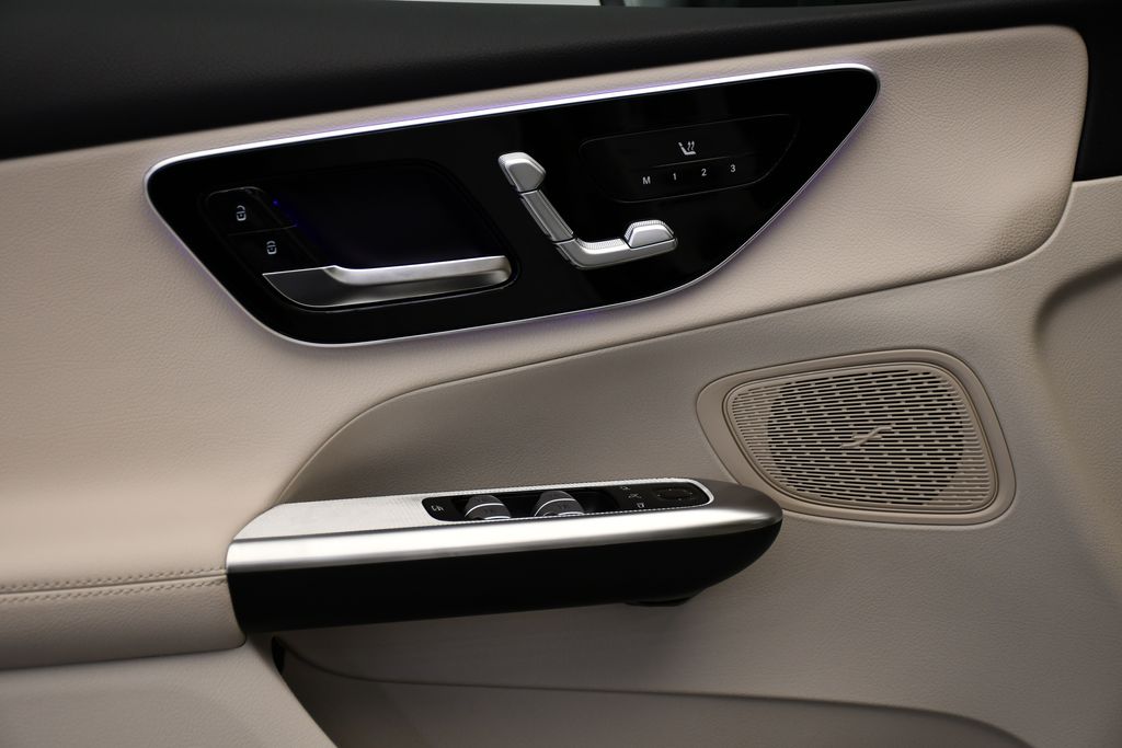 Thumbnail: 2026 Mercedes-Benz GLC - 32