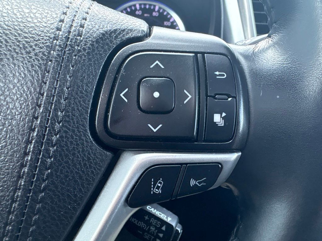 Used 2019 Black Toyota XLE image 22