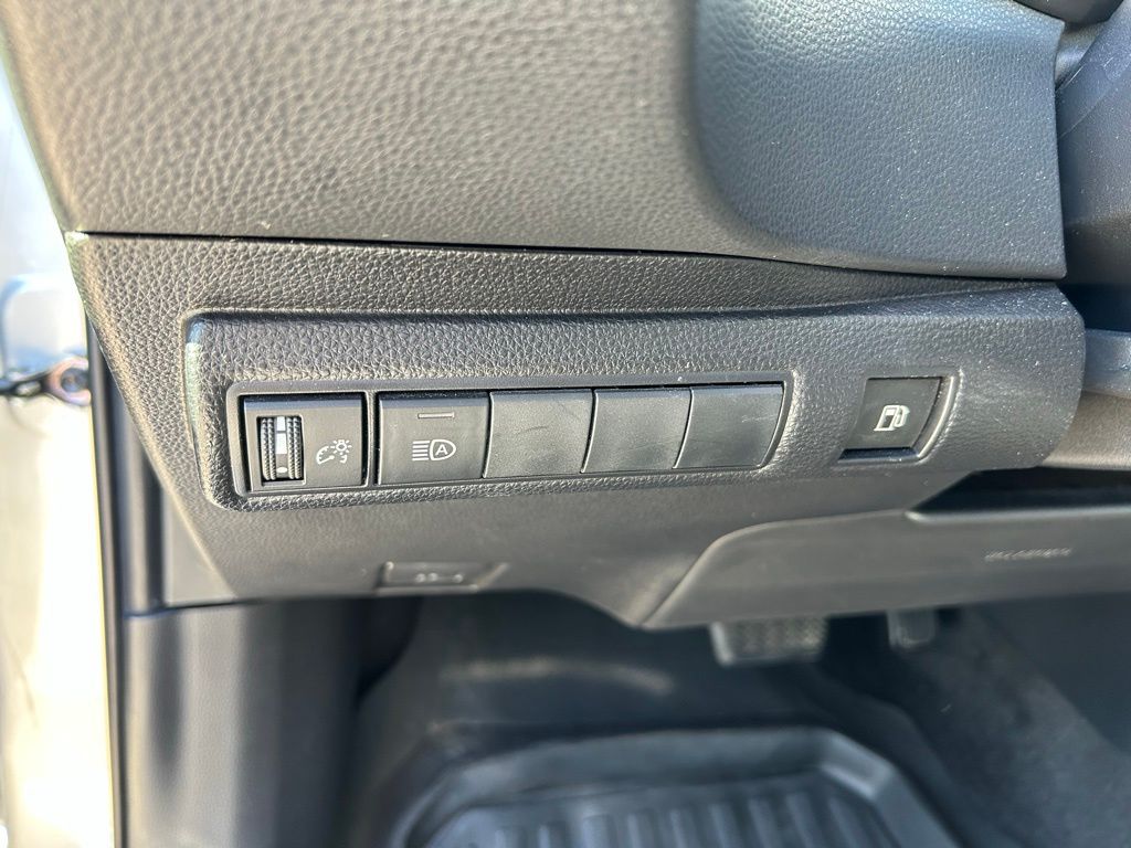 Thumbnail: 2022 Toyota Corolla - 18