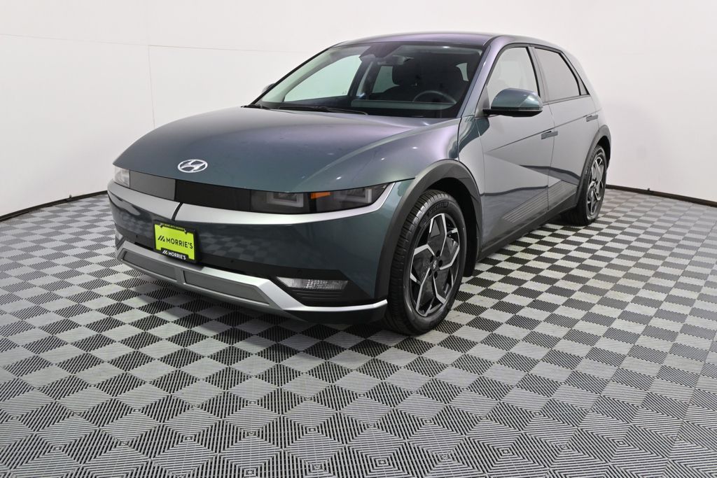 View vehicle photo 2