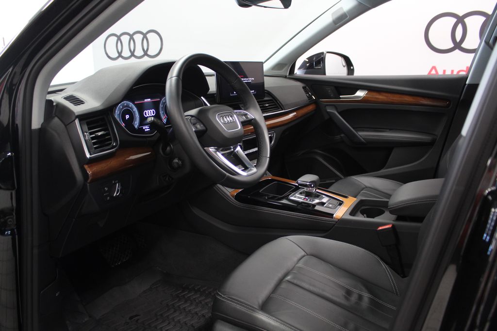 Thumbnail: 2023 Audi Q5 - 11