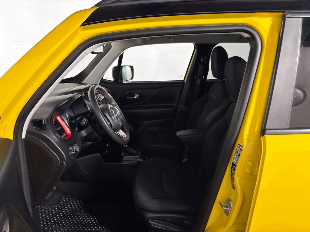 2023 Jeep Renegade Trailhawk