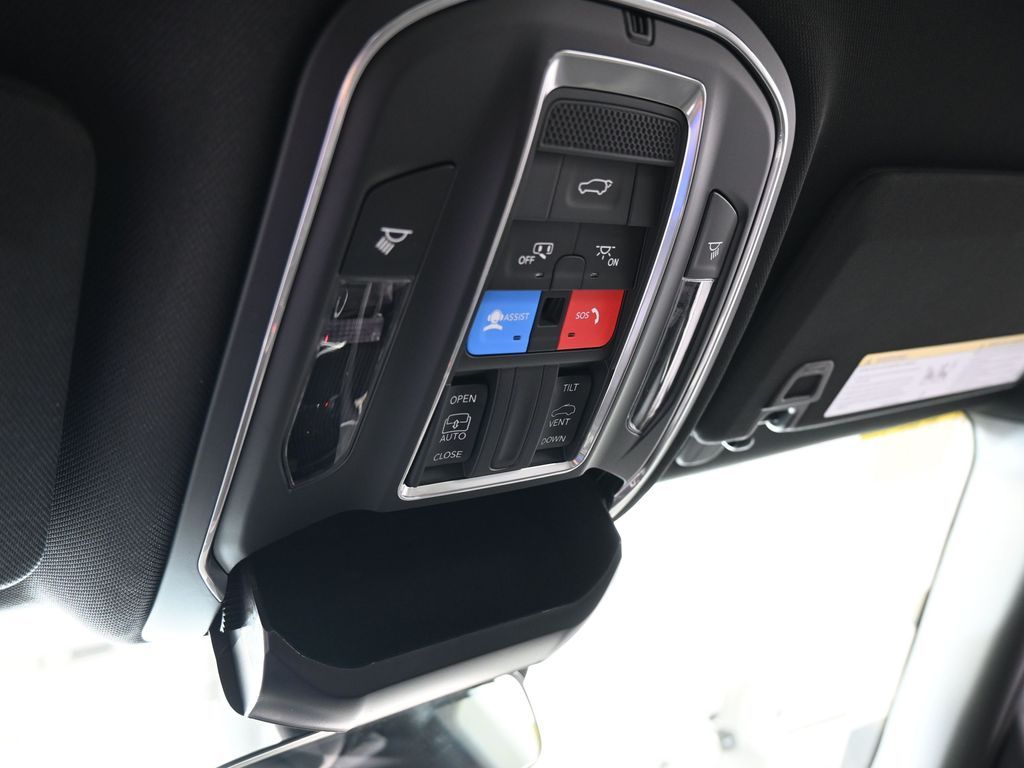 New 2026 Baltic Gray Metallic Clearcoat Jeep Laredo image 25