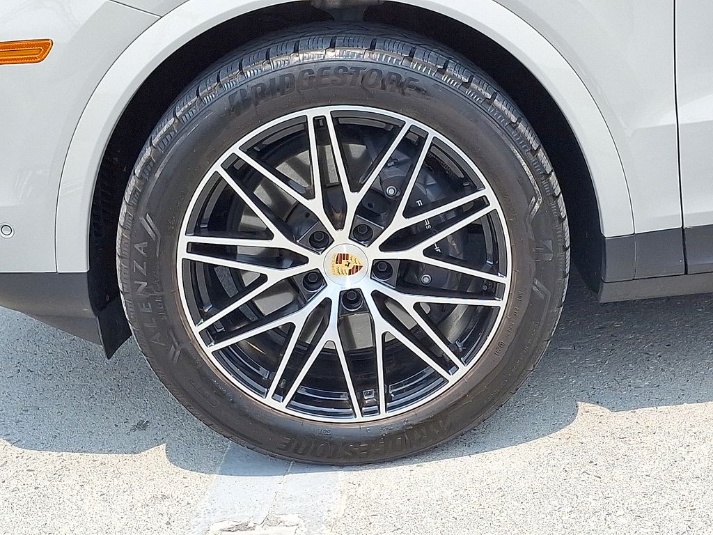 2024 Porsche Cayenne  11
