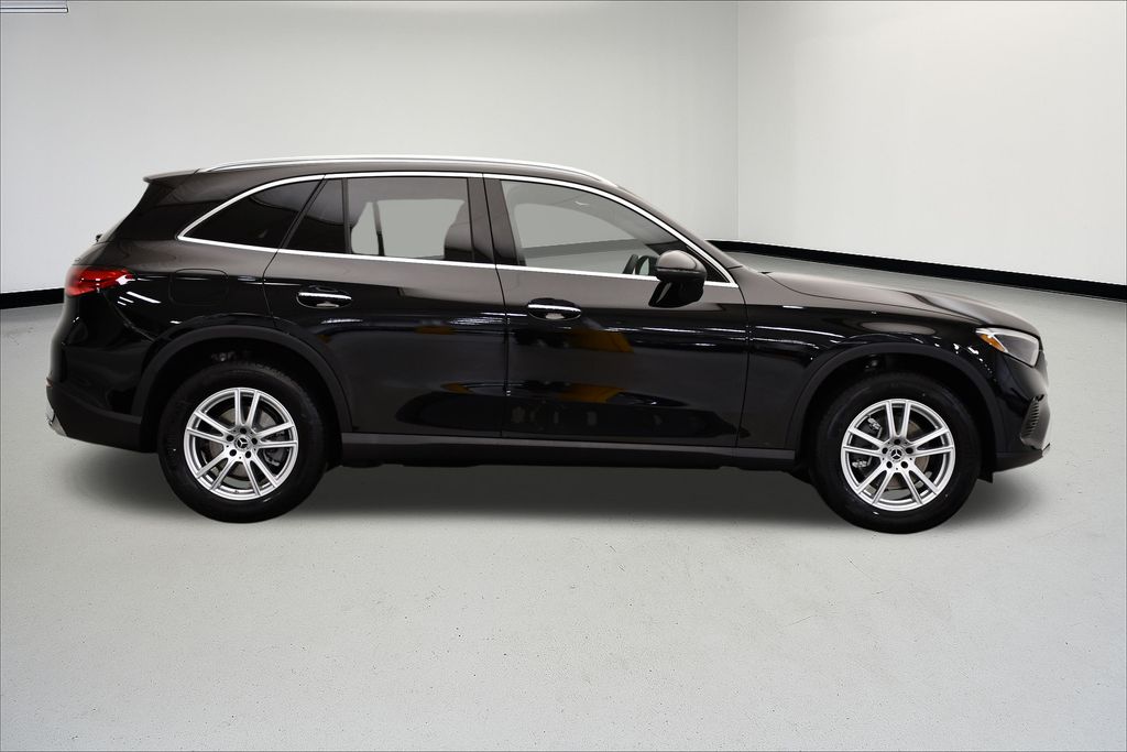 Thumbnail: 2025 Mercedes-Benz GLC - 6