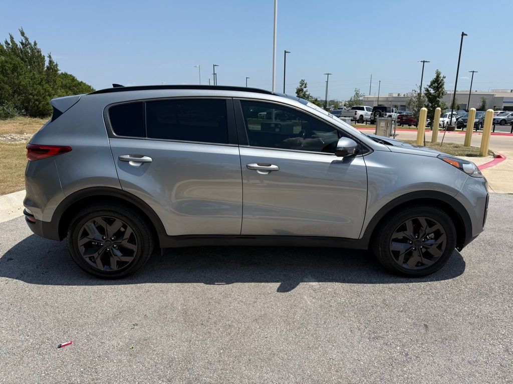 Thumbnail: 2022 Kia Sportage - 4