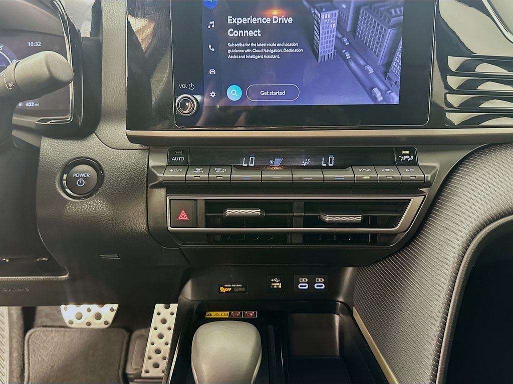2025 Toyota Camry SE 15