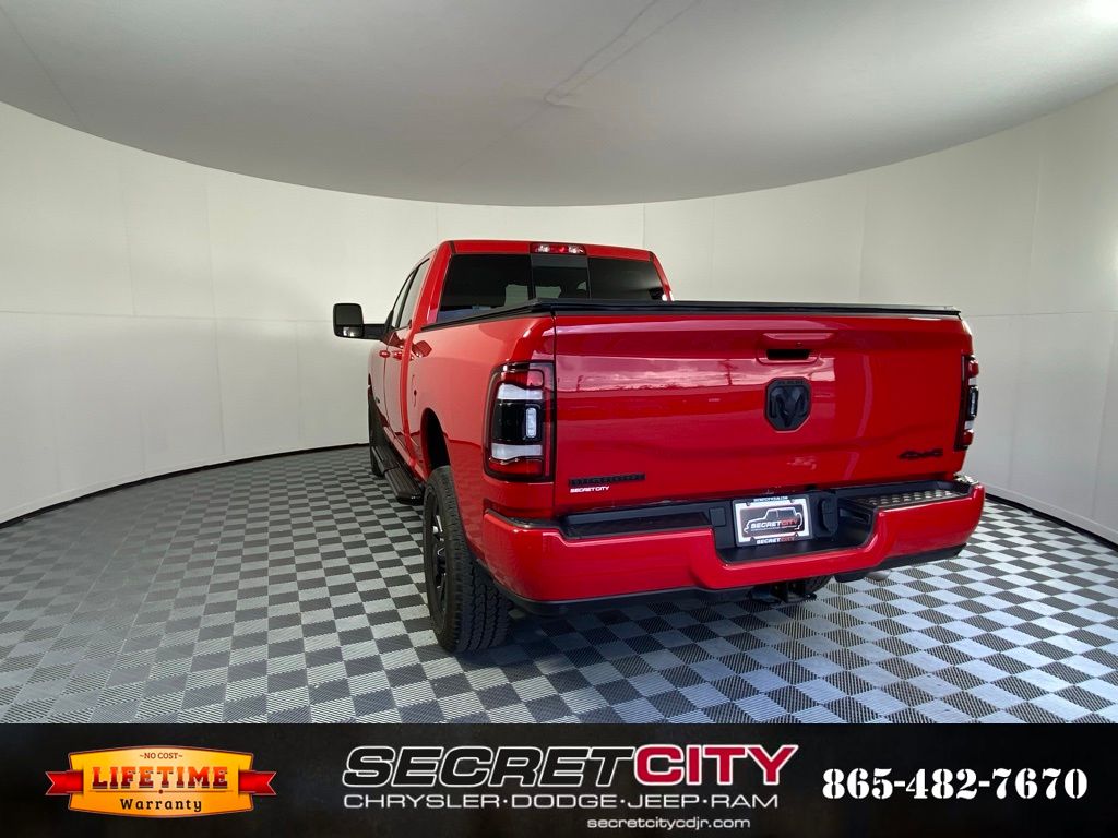 View vehicle photo 5