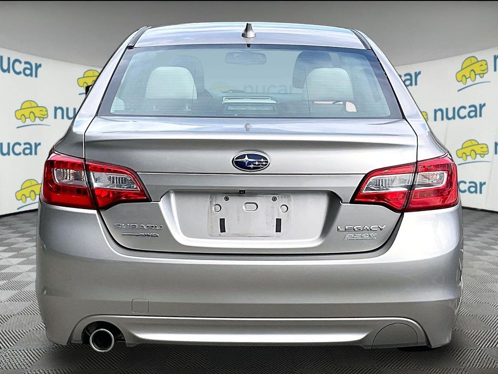 2016 Subaru Legacy — photo 5