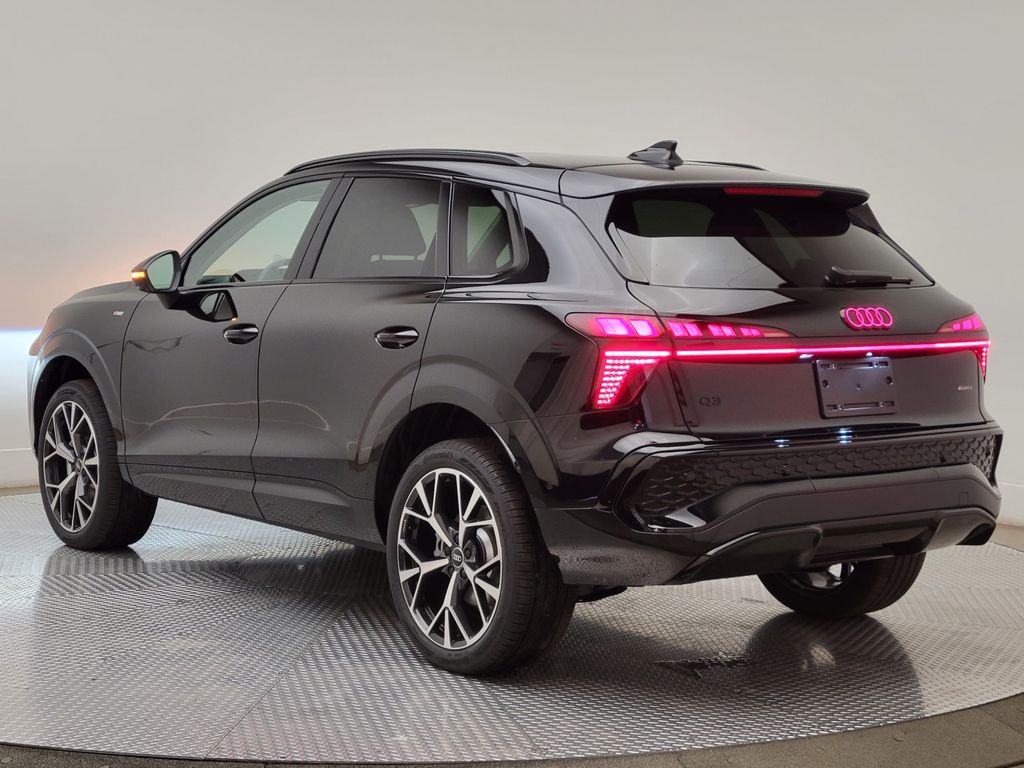 Thumbnail: 2026 Audi Q3 - 4