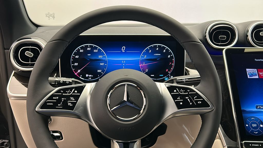 2025 Mercedes-Benz GLC 300 13