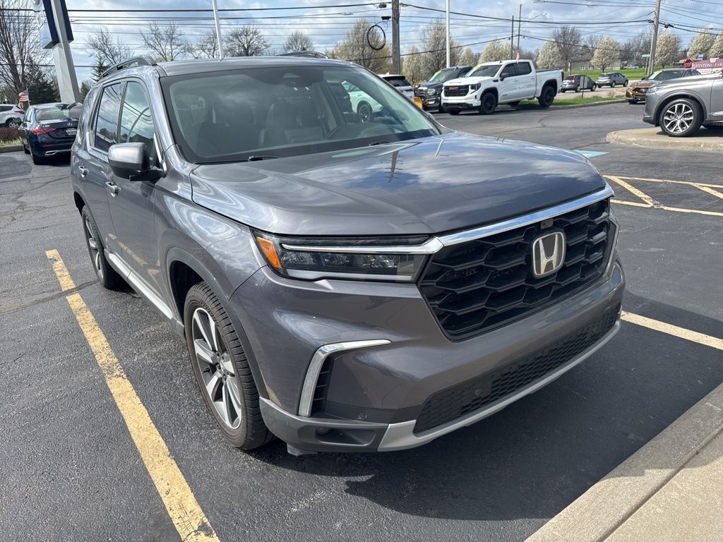 Gray (Modern Steel Metallic) 2023 Honda Pilot Elite AWD SUV / Crossover All-Wheel Drive Automatic
