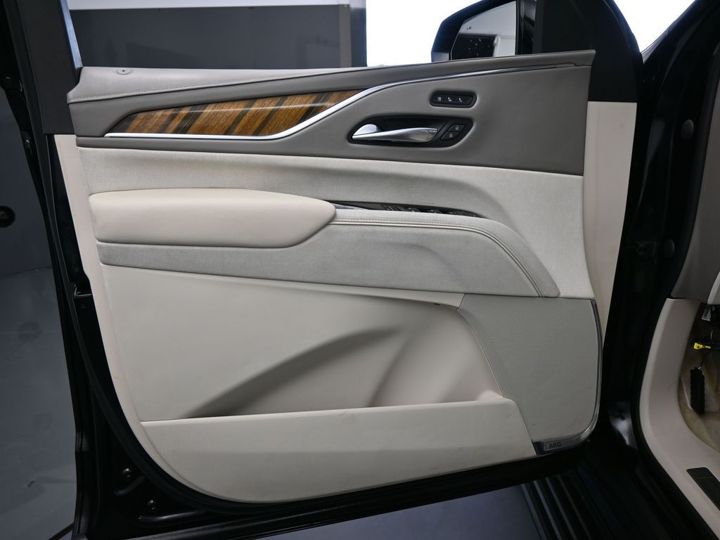 Used 2021 Black Raven Cadillac Sport Platinum image 17