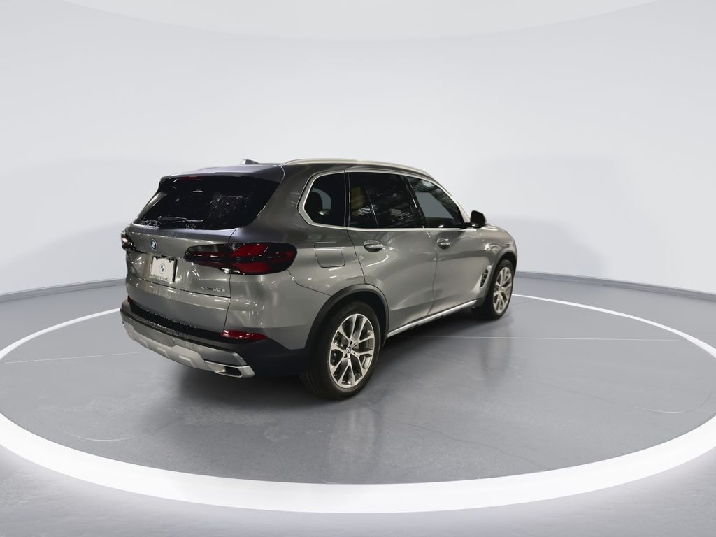 Thumbnail: 2026 BMW X5 - 8