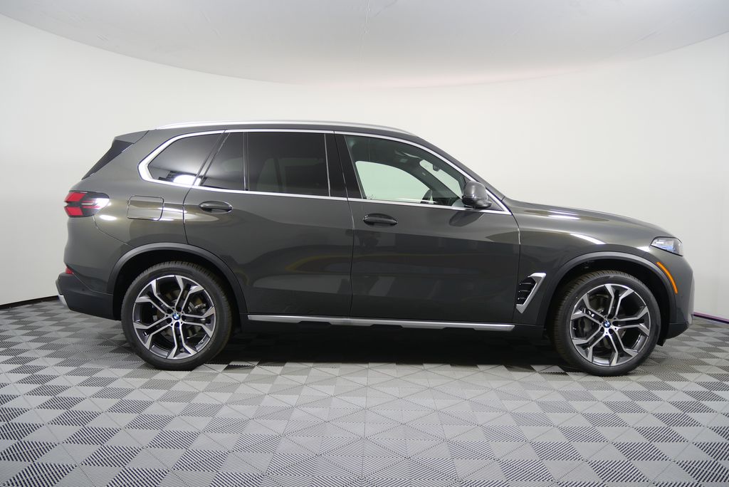 Thumbnail: 2026 BMW X5 - 2