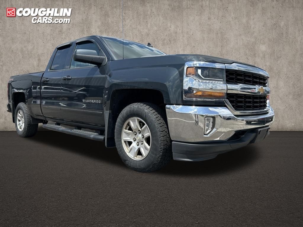 Gray (Graphite Metallic) 2017 Chevrolet Silverado 1500 Pickup Truck Four-Wheel Drive 6-Speed Automatic Overdrive