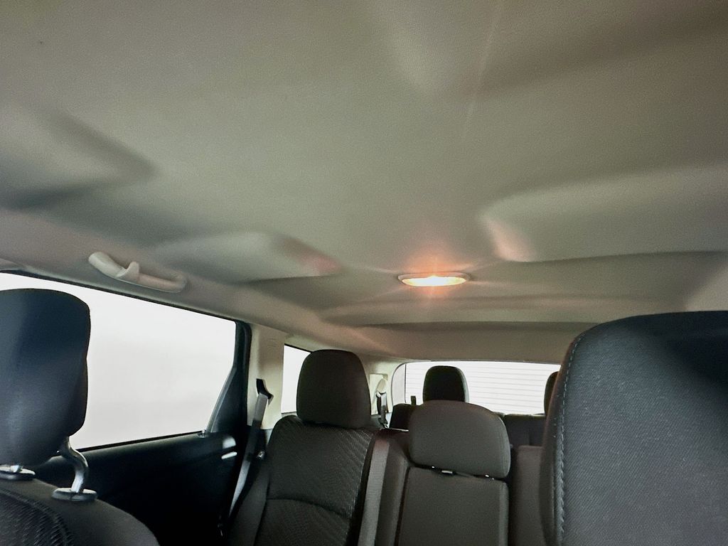 Used 2018 Gray Dodge SE image 19