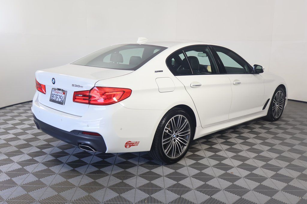 Thumbnail: 2018 BMW 5 Series - 4