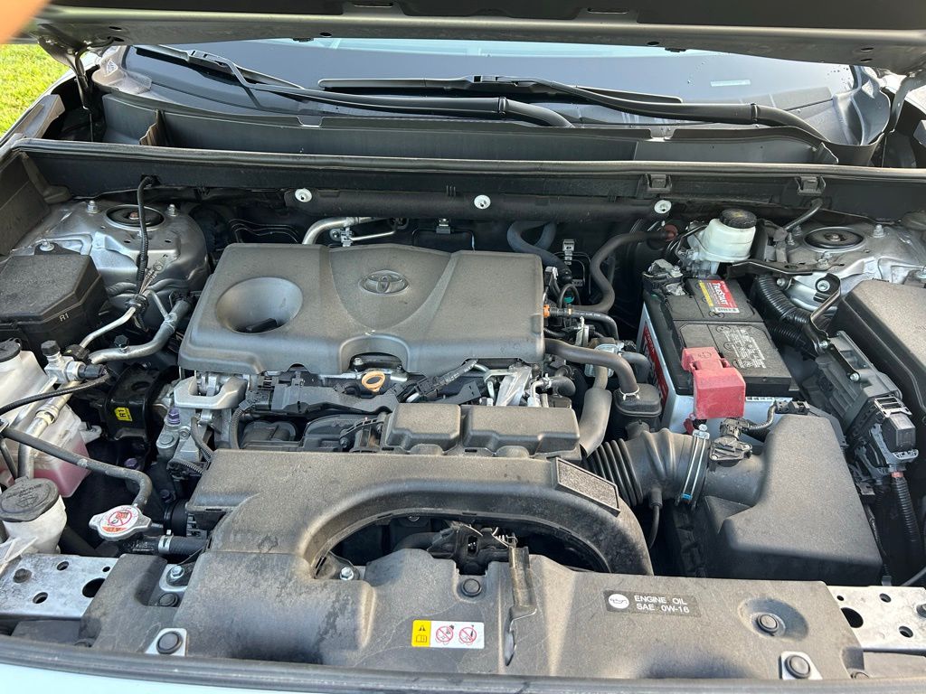 Thumbnail: 2020 Toyota RAV4 - 11