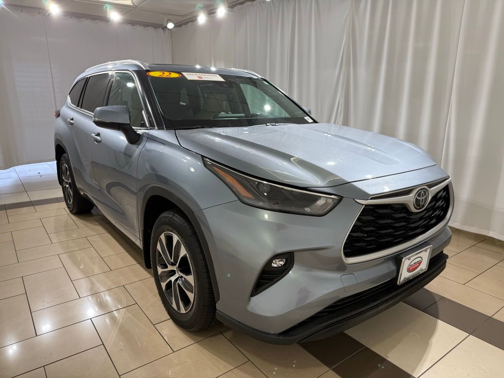 2022 Toyota Highlander XLE 7