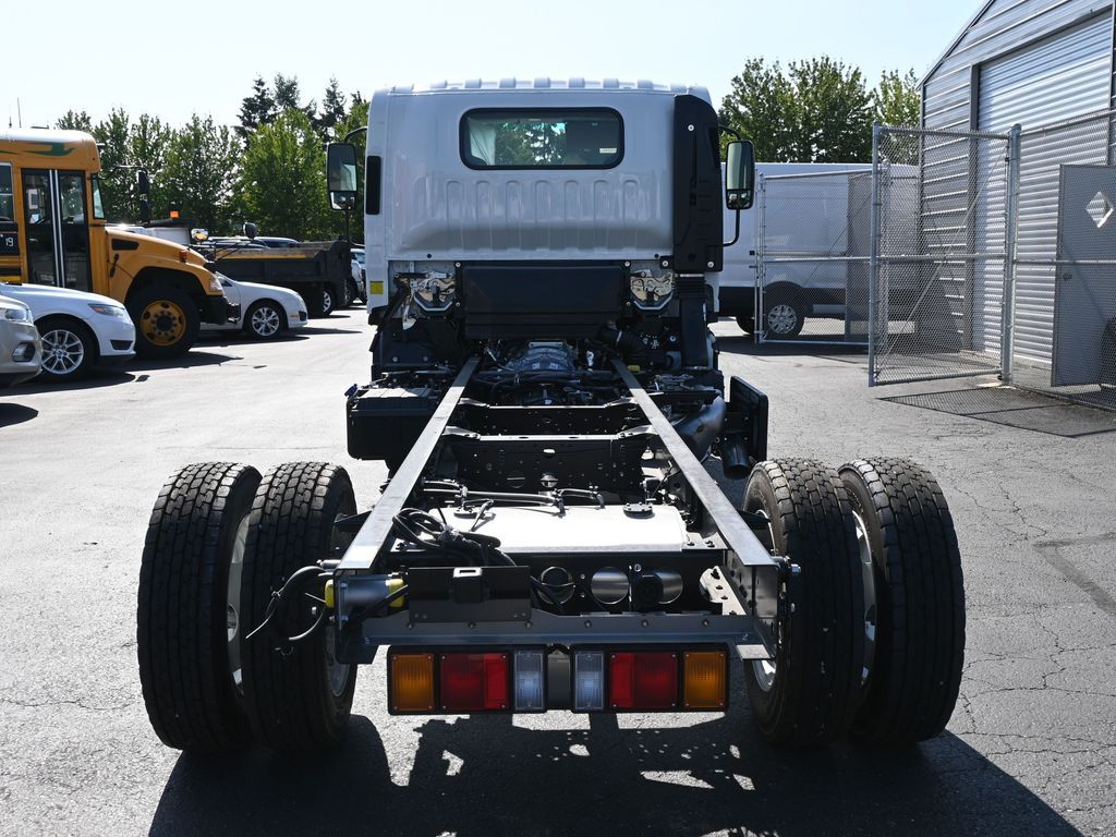 2025 Isuzu NPR XD 