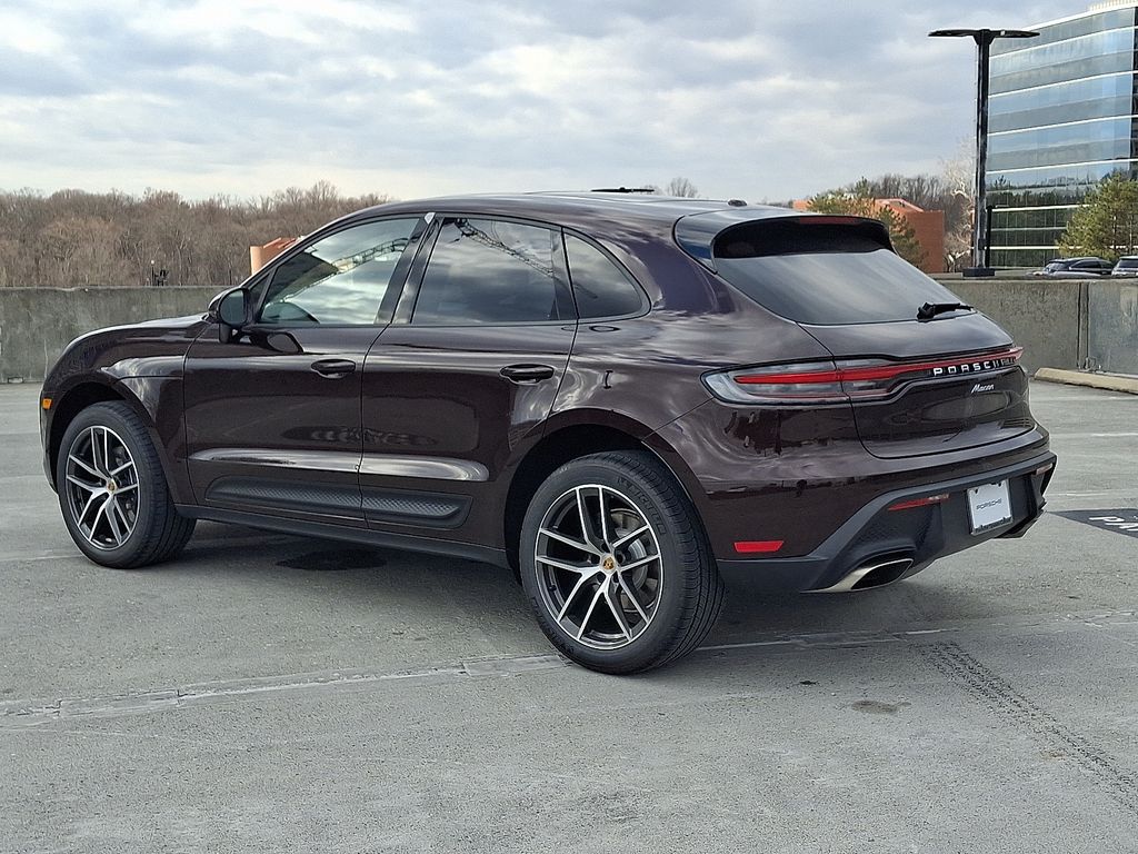 Thumbnail: 2026 Porsche Macan - 3