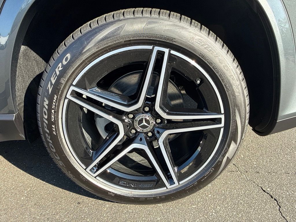 Thumbnail: 2026 Mercedes-Benz GLS - 11