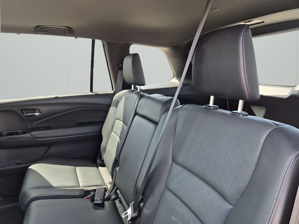 Used 2021 White Honda EX-L image 19