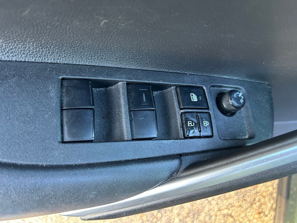 Thumbnail: 2022 Toyota Corolla Cross - 16