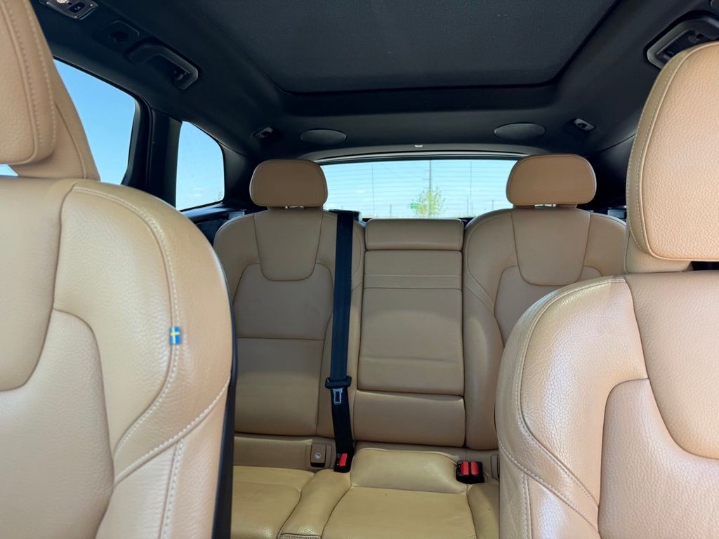 Thumbnail: 2020 Volvo XC60 - 21