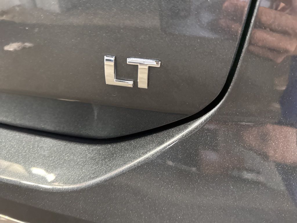 Thumbnail: 2020 Chevrolet Equinox - 21