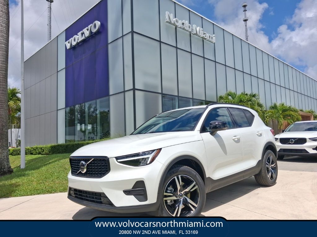 2026 Volvo XC40 B4 Core