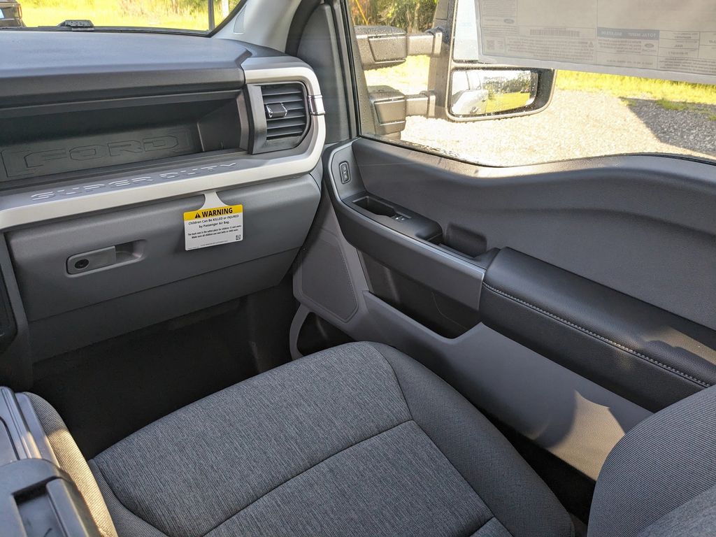 2025 Ford F-250 Super Duty XL