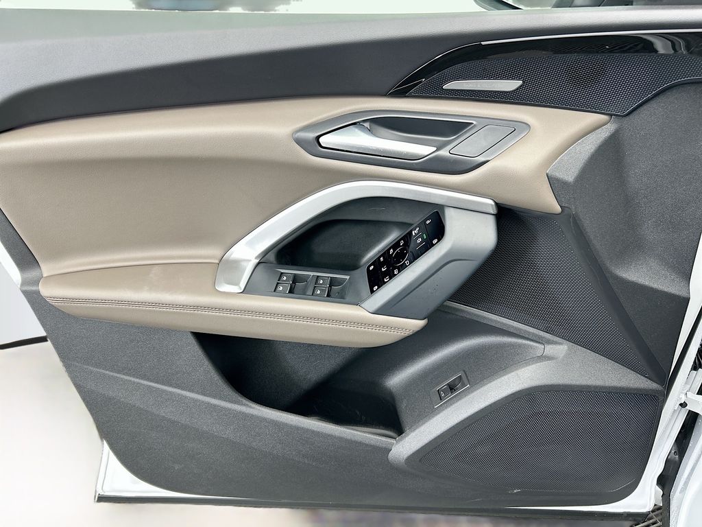 Thumbnail: 2025 Audi Q5 - 23