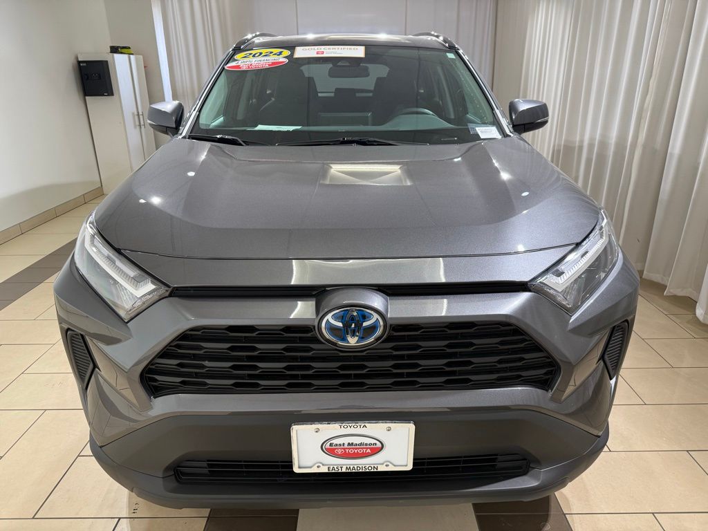 2024 Toyota RAV4 XLE 8