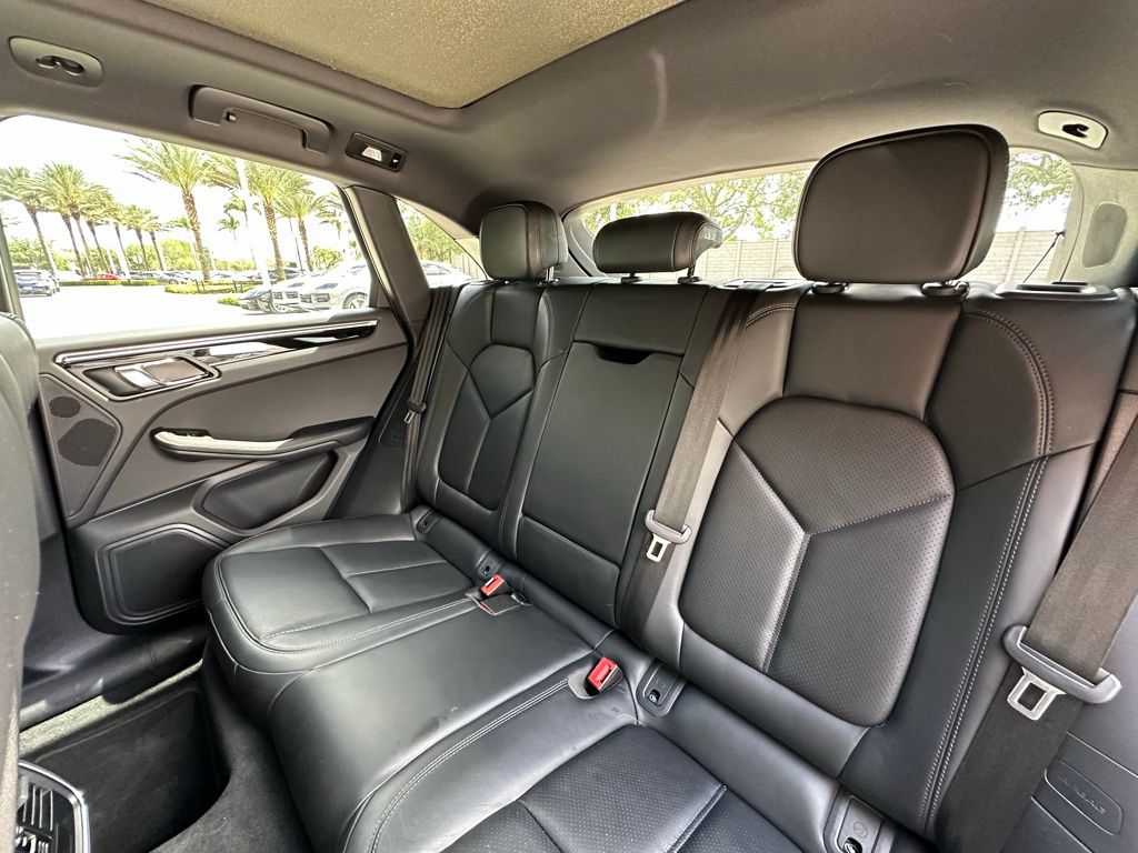 2022 Porsche Macan  29