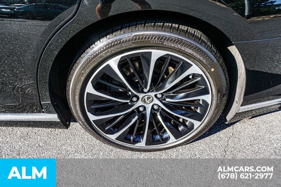 Used 2022 Black Lexus 500 Base image 17